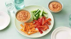 Hummus + Vegetable sticks 