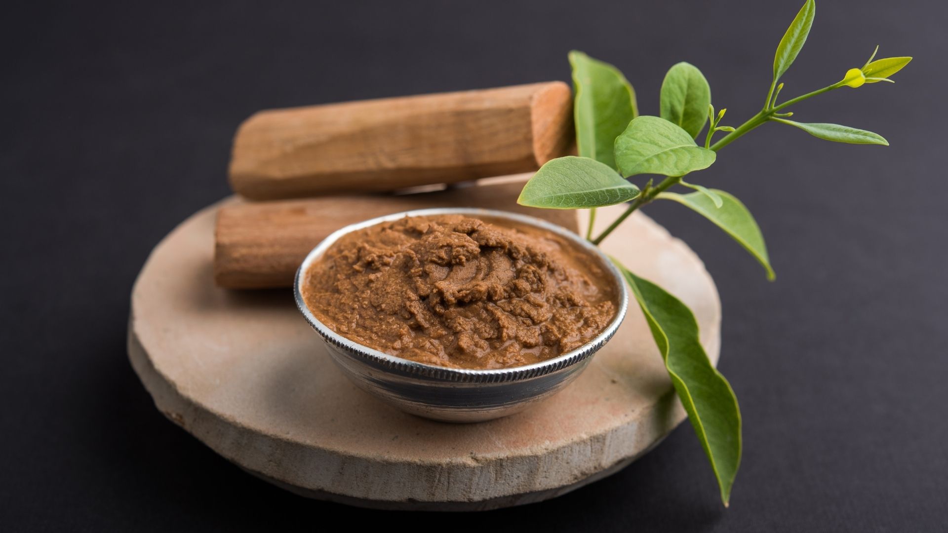 Sandalwood and Turmeric for Tan Removal for Face