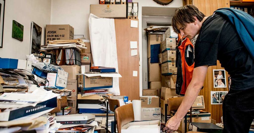 What Is Compulsive Hoarding: 11 Steps to Deal With It
