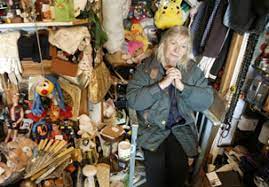 What Are The Signs To Diagnose Hoarding?