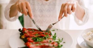 How Does Eating Slowly Cause Weight Loss