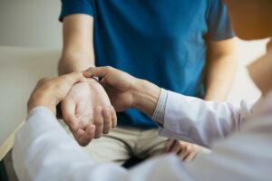 How Can You Treat Tendonitis In The Wrist?