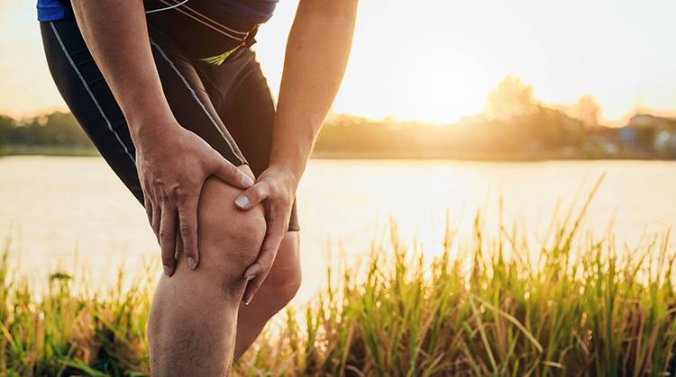 Kneecap Pain: Symptoms, Causes And Treatment