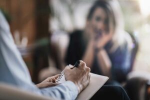 A Guide to Manage Schizoaffective Disorder Through Family Therapy