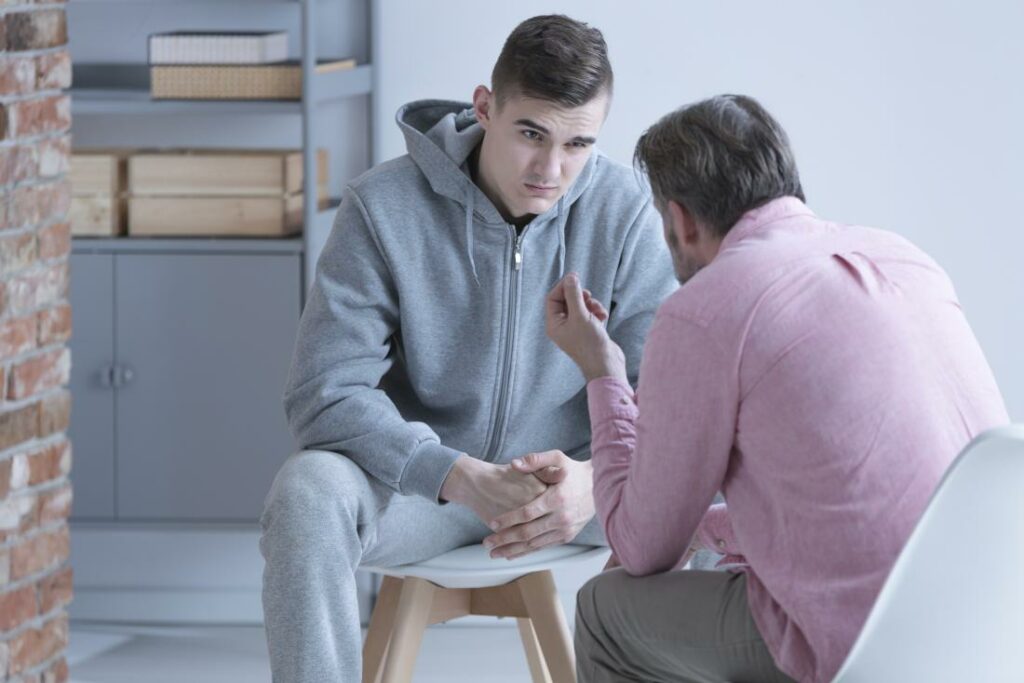 Pros and Cons of Visiting a Drug and Alcohol Abuse Therapist