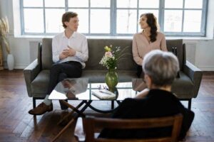 What to Expect In An Emergency Couples Counseling Session?