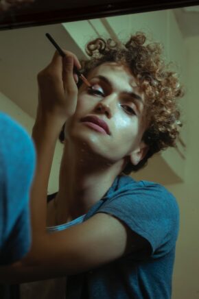 Common Genderfluid Signs
