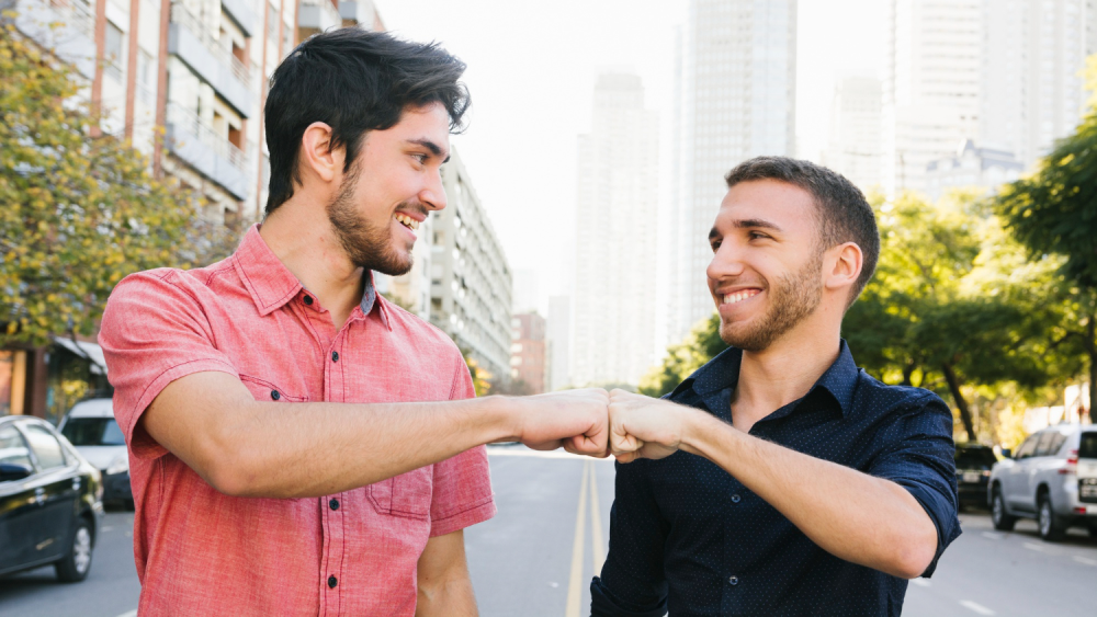 gay relationship therapist