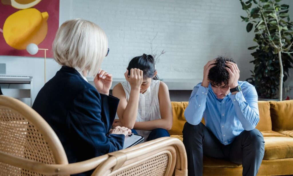 non monogamous therapist