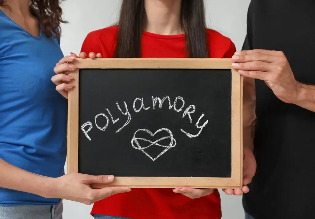 polyamorous therapists