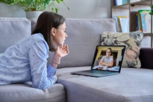 Does Psychotherapy Work Online?
